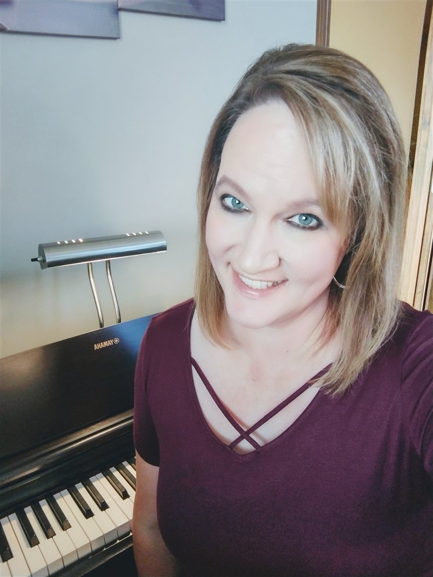 Lisa's Piano Studio - Meet Your Teacher